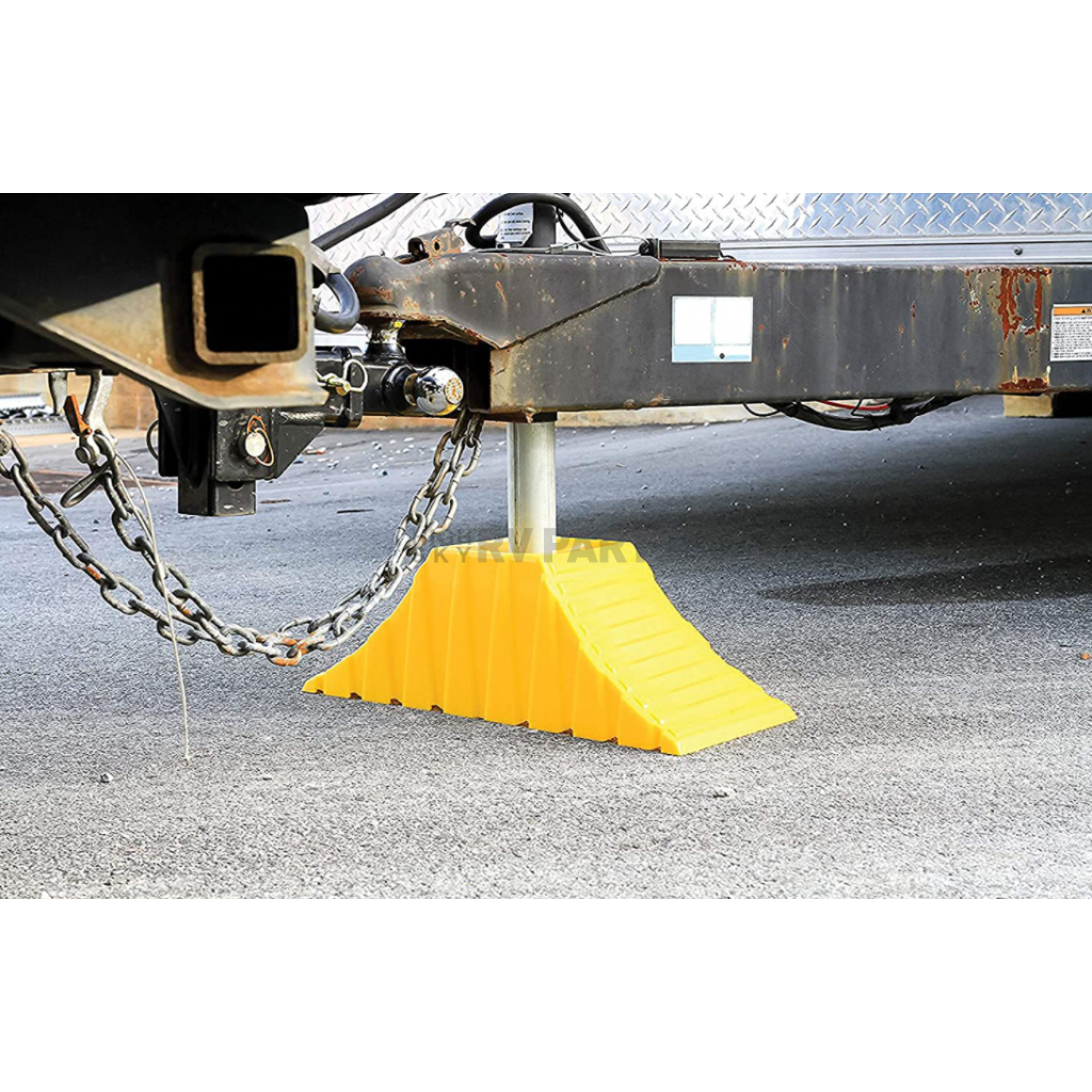 camco-wheel-chock-44435-highskyrvparts